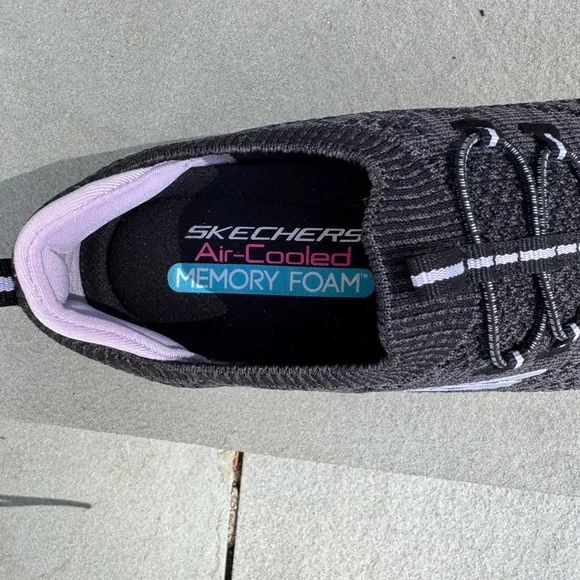 Women’s Skechers Air Cooled Memory Foam sneakers - 7 1/2 - Picture 2 of 3